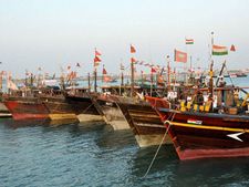 113 Indian fishermen set free by Pak arrive in Gujarat