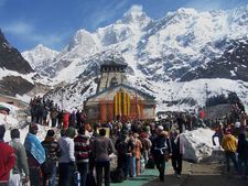 Kedarnath Yatra: Doctors go 'missing', pilgrims in trouble