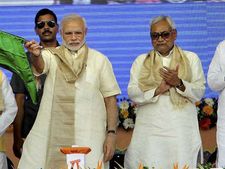 Bihar: Modi praises Nitish, targets Lalu and Congress