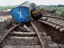Kamayani Express derails in MP, casualities feared: Reports