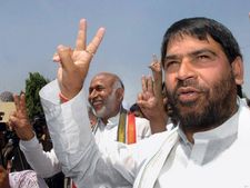 Lalu's brother-in-law Sadhu Yadav accused of extortion