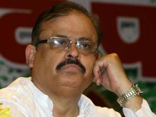 Bihar: Confusion in third front, admits NCP leader Tariq Anwar