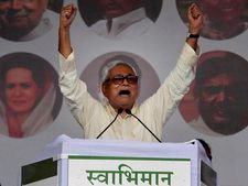 Voting picks up in Bihar, over 33 per cent voting till noon