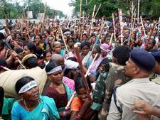 Mob justice? Villagers chop off hand of man trying to flee after looting bank