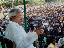Lalu scores double century of addressing poll rallies