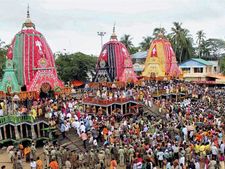 1 dies in minor stampede at Jagannath temple in Odisha