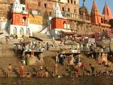 Chewing paan, tobacco banned at Kashi Vishwanath temple