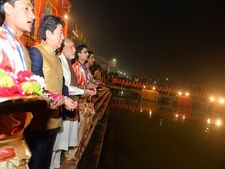 PM Modi thanks PM Abe for sharing Kashi experiences with Japanese people 