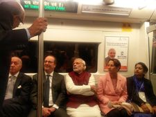 PM Modi, Prez Hollande take Metro ride to Gurgaon