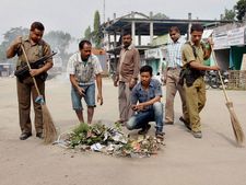 Jharkhand govt labourers get Rs 100 for Sanitation