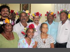 Arvind Kejriwal dons a floral tiara, sends Twitteratti into a frenzy