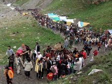 1,213 pilgrims leave for Amarnath shrine