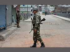Newspapers fail to hit stands in Kashmir for 3rd day