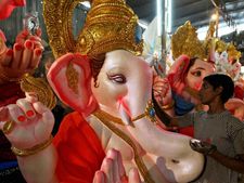 Workshop in Bhopal on making eco-friendly idols