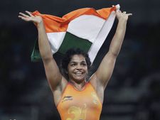 Nitish Kumar congratulates Sakshi Mallik for winning