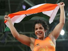 Mamata Banerjee congratulates Sakshi Malik for winning Olympic medal