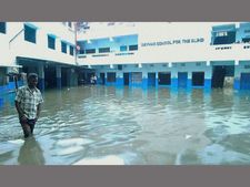 8 dead in Guntur as rains lash AP, Telangana; Schools remain closed