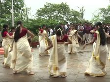 Kerala readies for Mother of all vegetarian meals: 26-dish Onam sadya