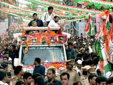 Shoe hurled at Rahul Gandhi in UP