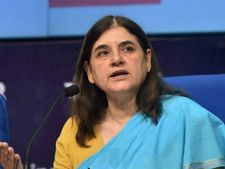 Congress leader calls Maneka Gandhi a hypocrite