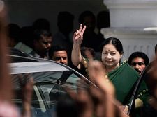 West Bengal observes day a of mourning for Jayalalithaa
