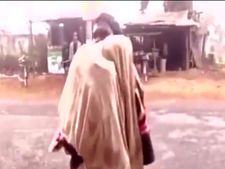 Shocking!! Father forced to carry daughter's body for 15 km in Odisha