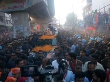 Huge crowd as Narendra Modi resumes roadshow in Varanasi