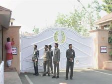 Hindu seers perform ‘purifying rituals’ to remove <i>dosh</i> at Yogi Adityanath’s bungalow