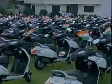 Diamond merchant with a ‘heart of gold’ gifts two-wheelers to 125 workers
