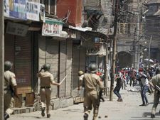 J&K: Students clash with police in Srinagar