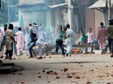 Kashmir unrest: Protesting students set police vehicle ablaze