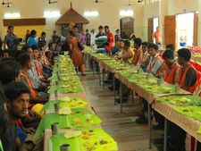 Kochi Metro serves 'Sadhya' to migrant workers ahead of inauguration