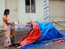 Woman spends night on road with son's body in Hyderabad