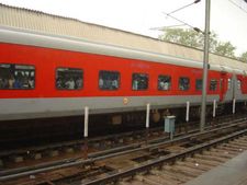 Bogies of Delhi-bound train uncouple on Kathjodi bridge, accident averted