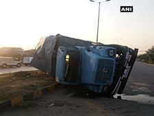 J&K: 19 CRPF jawans injured after vehicle skidded off road in Srinagar