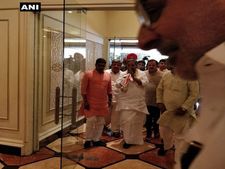 Karnataka floor test: Siddaramaiah reaches Hyderabad to bring back MLAs for trust vote