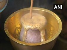 Welcome to a unique experience of <i>chai pe charcha</i> with <i>tandoori tadka</i>