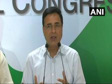 'Pranab Mukherjee has shown mirror of truth to RSS', says Congress