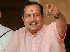 Give up eating beef to stop lynchings, says RSS Leader Indresh Kumar