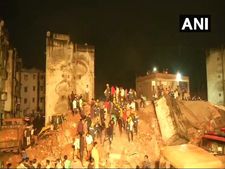 Four-storey building collapses in Ahmedabad; 1 dead, 5 injured