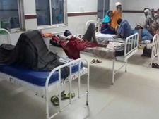 One dead, 25 hospitalised due to wrong use of syringes in a MP hospital