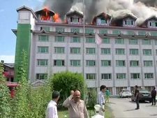 J&K: Fire breaks out in hotel Pamposh in Srinagar