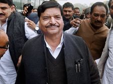 Shivpal Yadav occupies bunglow vacated by Mayawati