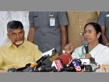 Alternate front: Mamata choses Naidu over Rao
