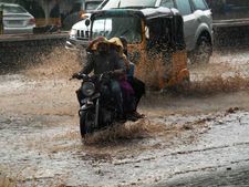 Weather forecast for Oct 4: On and off rains likely in Hyderabad in next 24 to 48 hours 