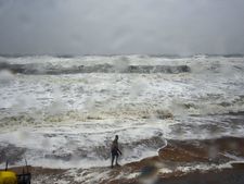Weather forecast for Nov 14: As Cyclone 'Gaja' nears, Heavy rains in Tamil Nadu by morning