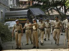 Police busts big cricket betting racket in Kolkata