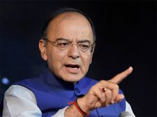 Priyanka ‘quietly chickened out of the contest': Arun Jaitley