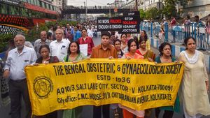 Striking doctors refuse to meet Mamata, demand unconditional apology