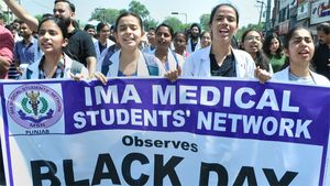 Doctors' protest intensifies: 24-hour strike on Monday, 3.5 lakh medicos to join 